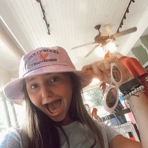 Meet your Posher, Samantha